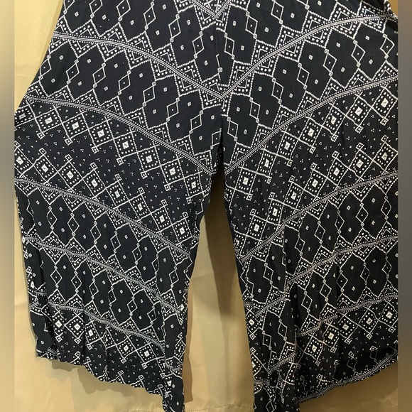 Ripcurl romper with pockets size medium - Picture 2 of 8